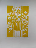 Tulipaner i stribet vase, varm gul